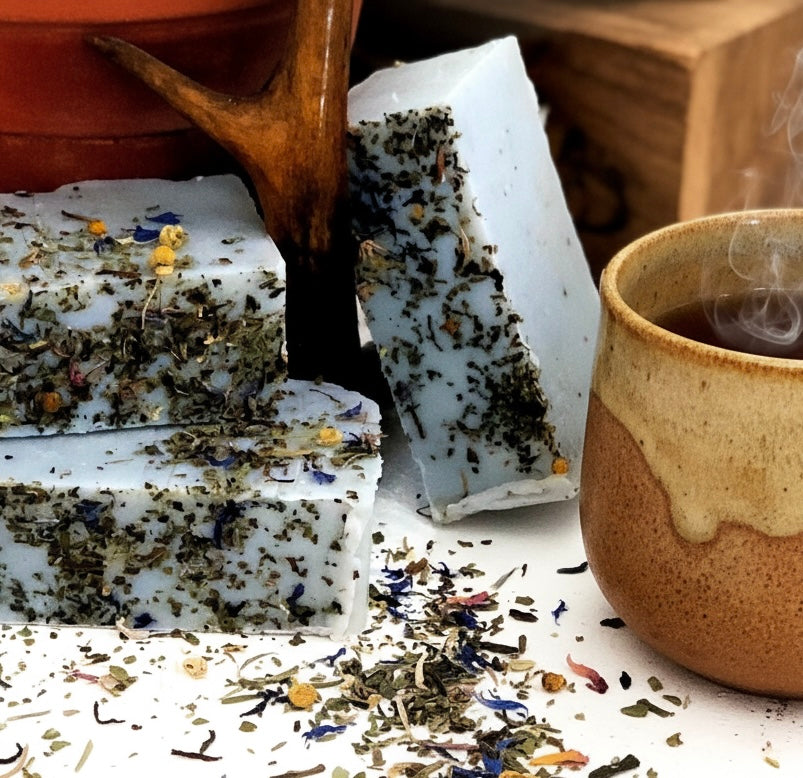 Savon artisanal bio infusé au thé « Witches Brew »