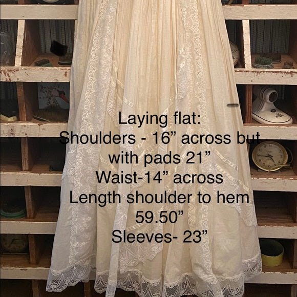 Beautiful Vintage Wedding Dress - Sweet Harvest FarmsVintageSweet Harvest Farms