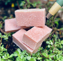 Gardeners Helper Organic Handmade soap is loaded with organic cornmeal and French Grey Salt to act as a powerful exfoliate for those dirty , gruby hands after a day in the garden, in the yard, working in the house or wherever you may get extra grime on your hands, knees etc. Added nourishing oils to help soften as well.f